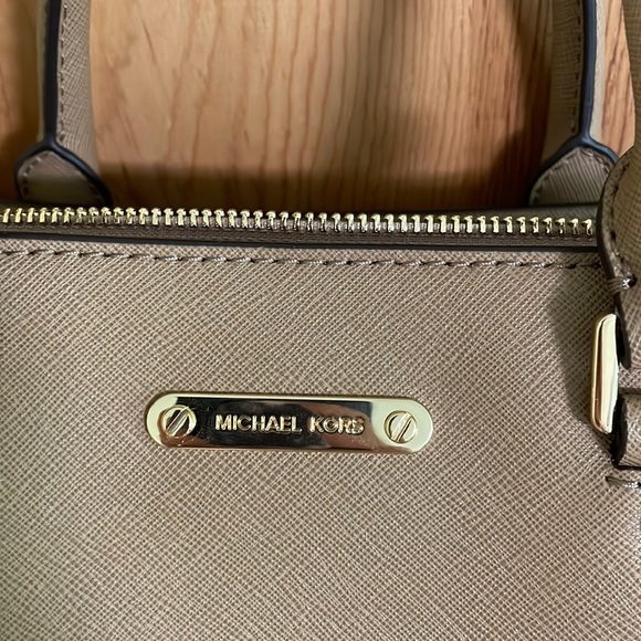 **UNAVAILABLE* **SOLD ELSEWHERE**Michael Kors tan Satchel bag - Picture 2 of 11